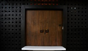 How to Match Interior Doors With Textured Walls Without Losing Visual Calm