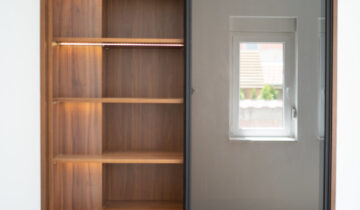 How to Choose Interior Door Finishes for Warm Minimalist Interiors