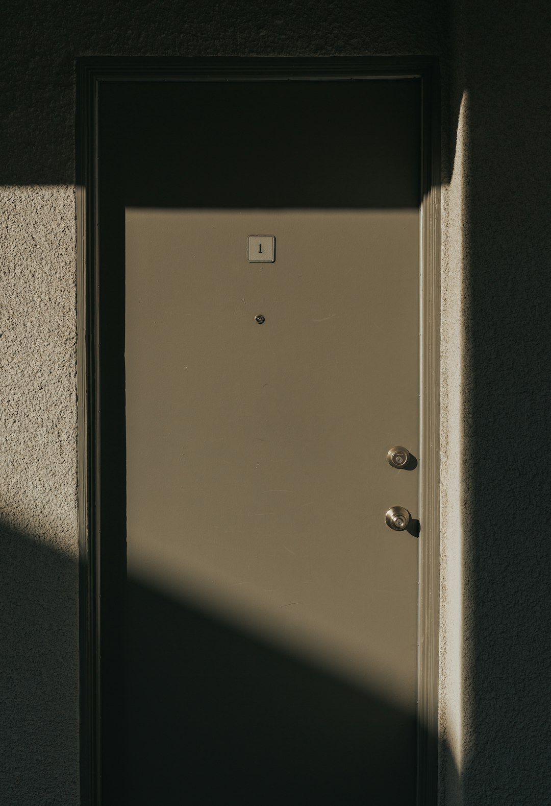 How to Choose the Best Door Finish for Textured Walls